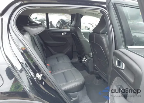 2024 Volvo Xc40 B5 Plus Bright Theme z USA, uszkodzony, nr VIN YV4L12UE1R2333835